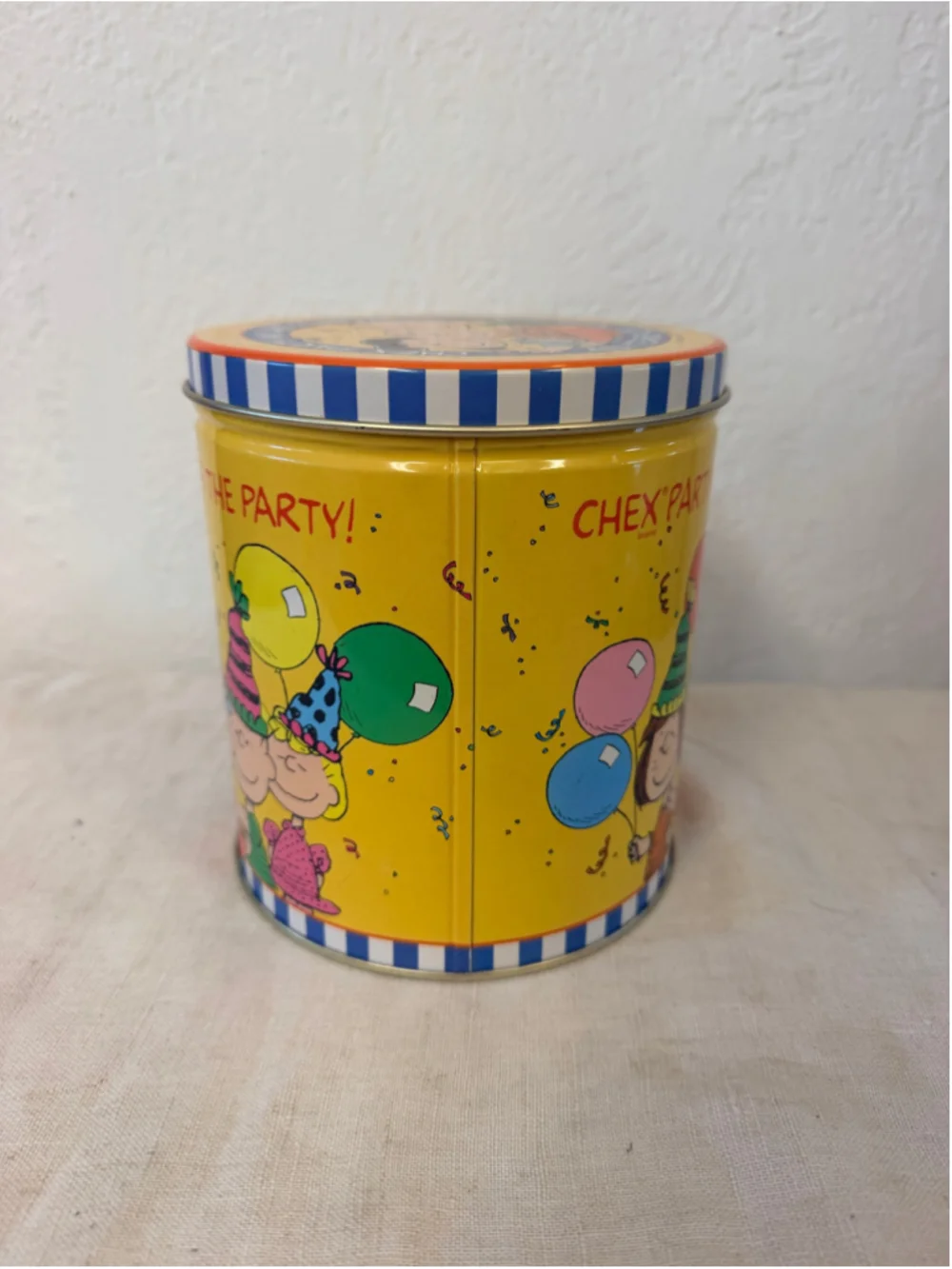 Vintage Peanuts 40th Anniversary Chex Party Mix Metal Tin